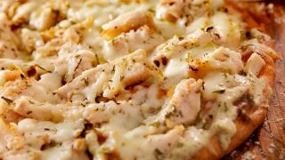 chicken alfredo pizza