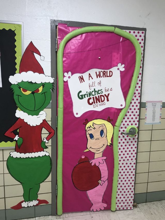 15+ Grinch Christmas Decor Ideas - Your Neighbors Will Be SO Jealous